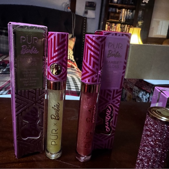 Pur Barbie Makeup Collection - Pink and Red Shades - Picture 2 of 12